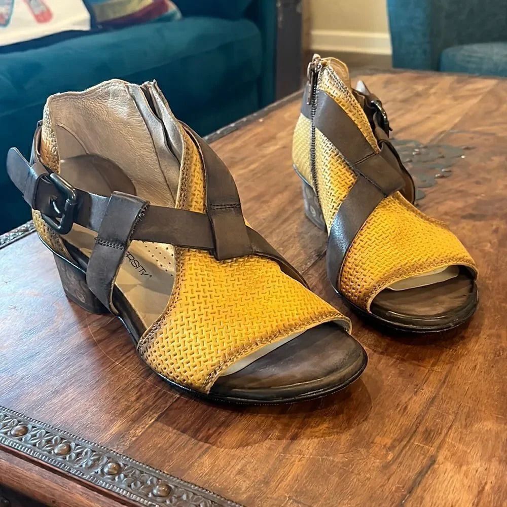 Unity in Diversity Silene sandal, size 5.5!